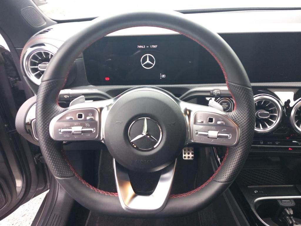Fahrzeugabbildung Mercedes-Benz CLA 180 Coupé *AMG*Navi*ParkAss*SpurH*CarPlay