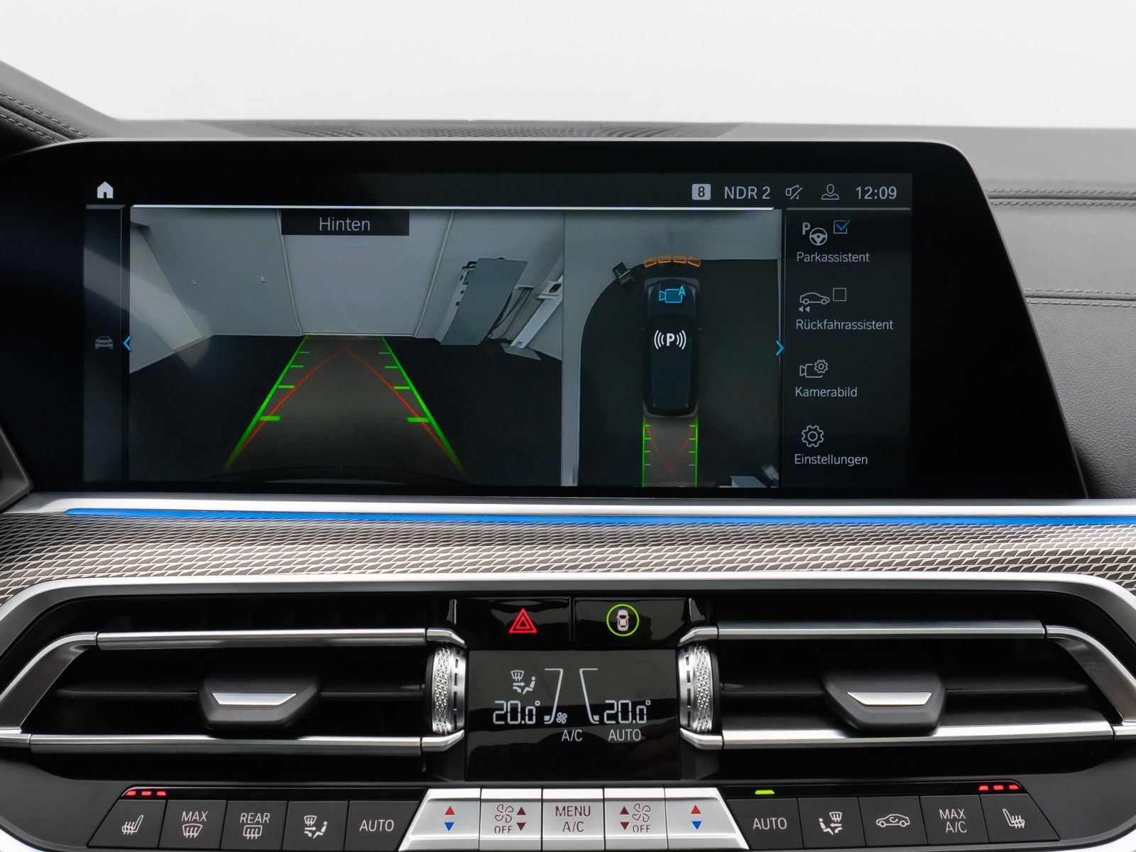 Fahrzeugabbildung BMW X5 xD45e M Sport Panorama 360° HUD DAB HiFi 21"