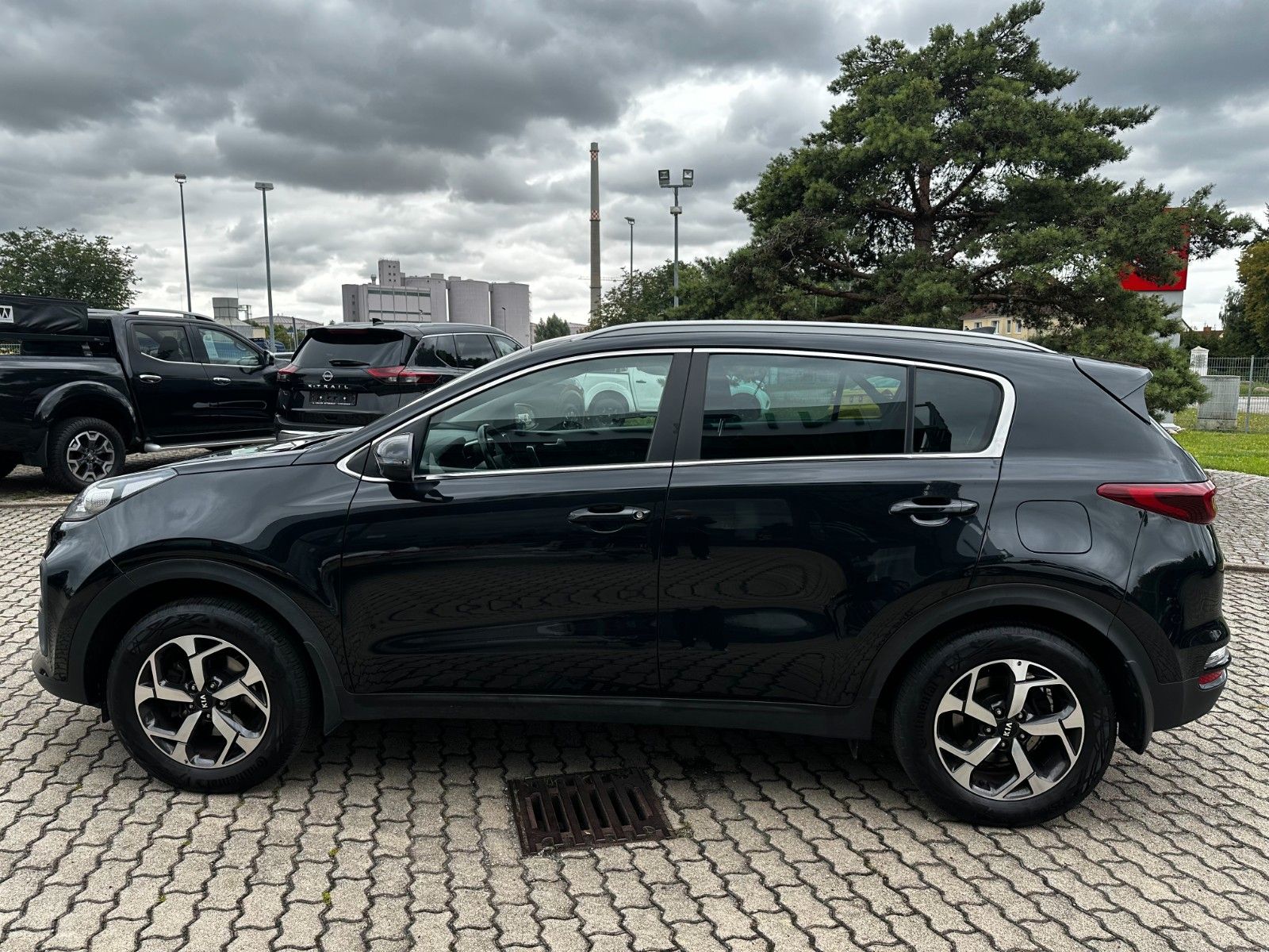 Fahrzeugabbildung Kia Sportage 2WD, Klimaaut., Shz, Cam.