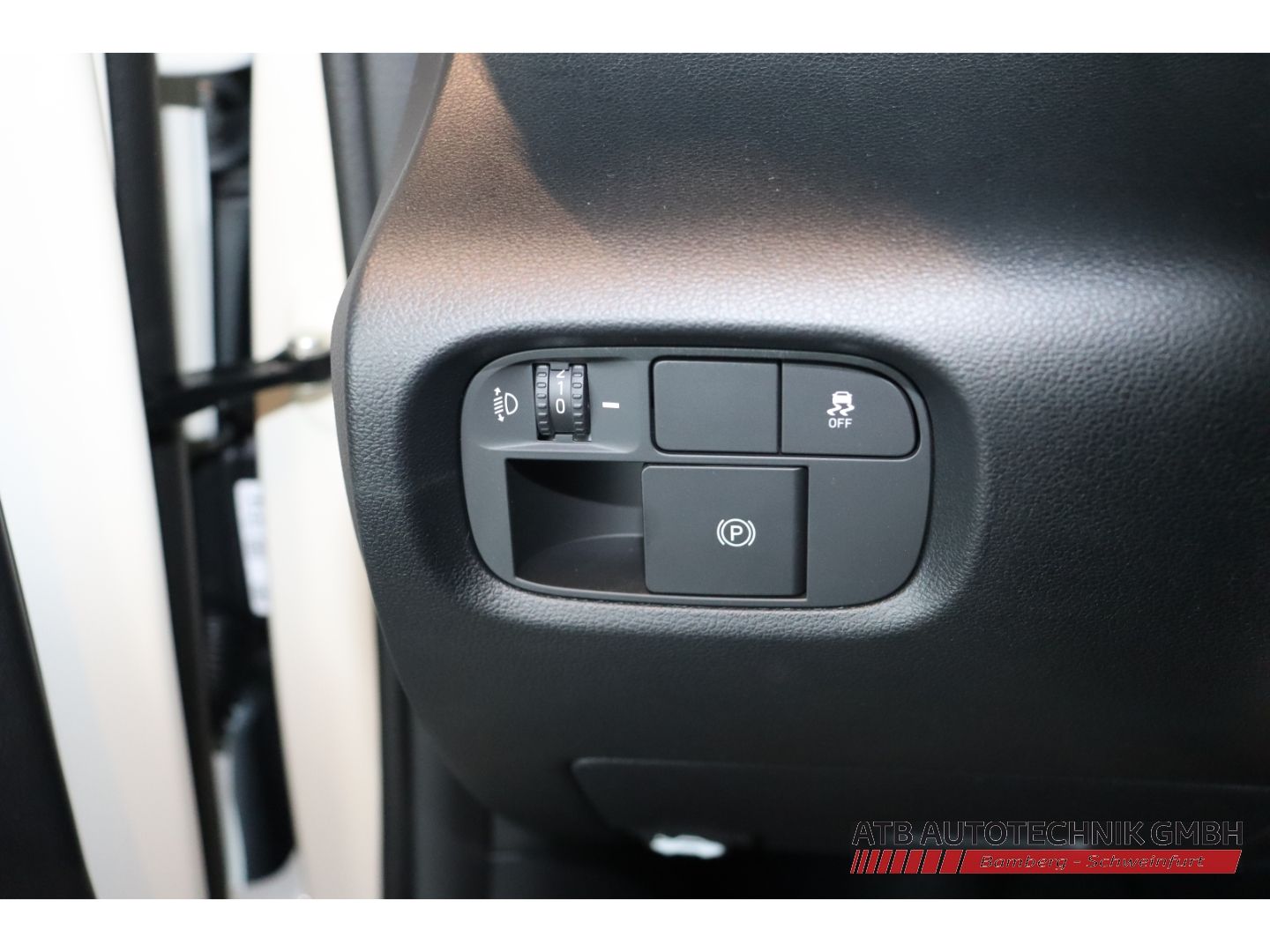 Fahrzeugabbildung Hyundai INSTER Select MY27 42 kWh 97 PS 2WD Navi  ACC Ap