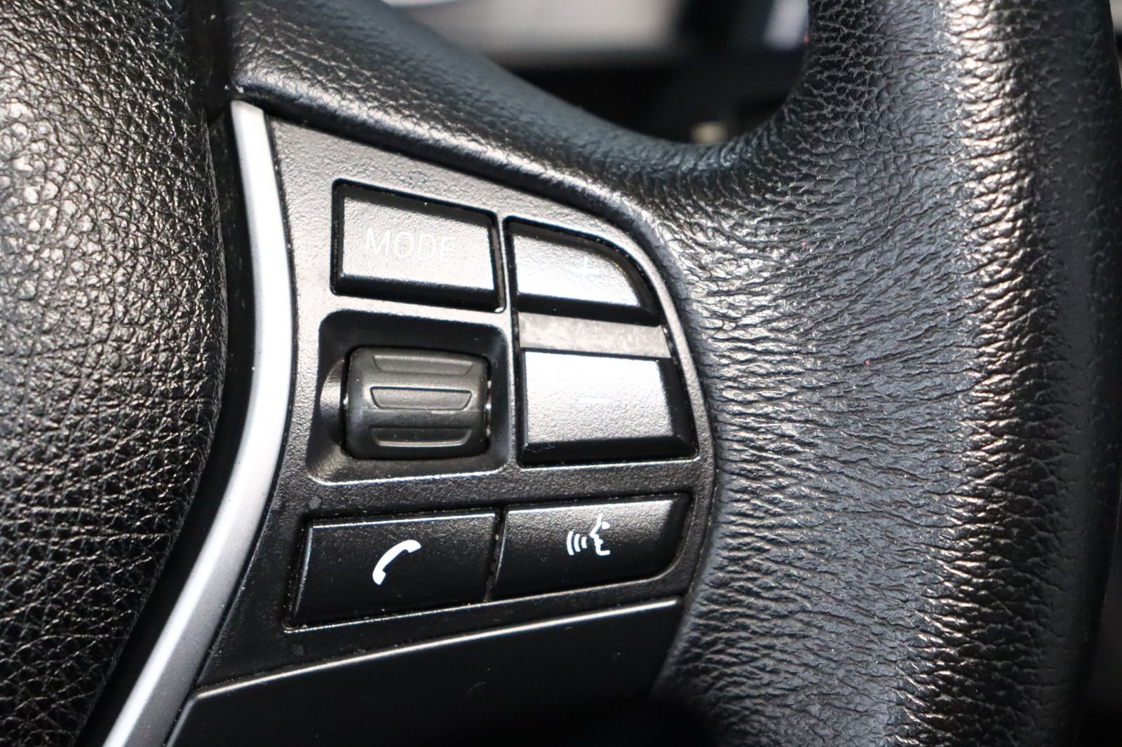 Fahrzeugabbildung BMW 118 d Sport-line * Bi-Xenon * PDC * Tempomat