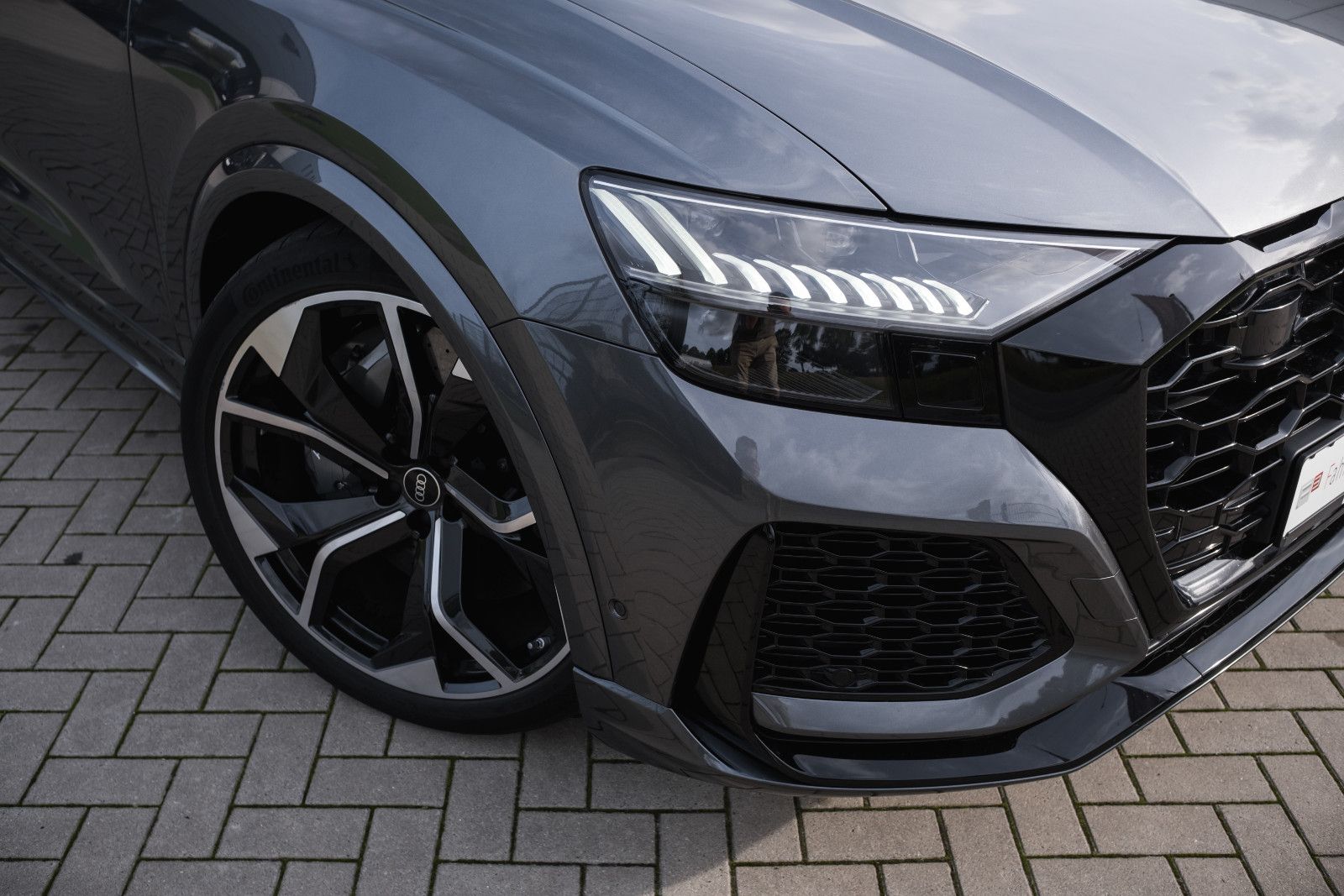 Fahrzeugabbildung Audi RSQ8 4.0 TFSI -Assistentz-Paket -Plus-Keramik-Br
