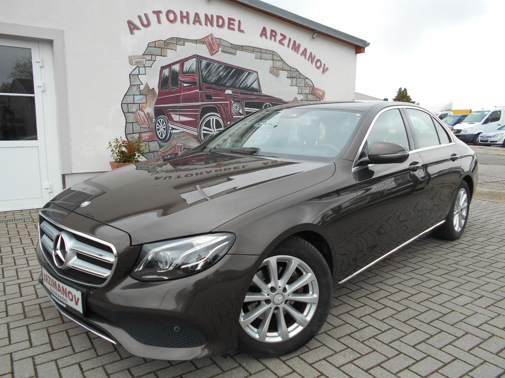 Image of Mercedes-Benz E 200