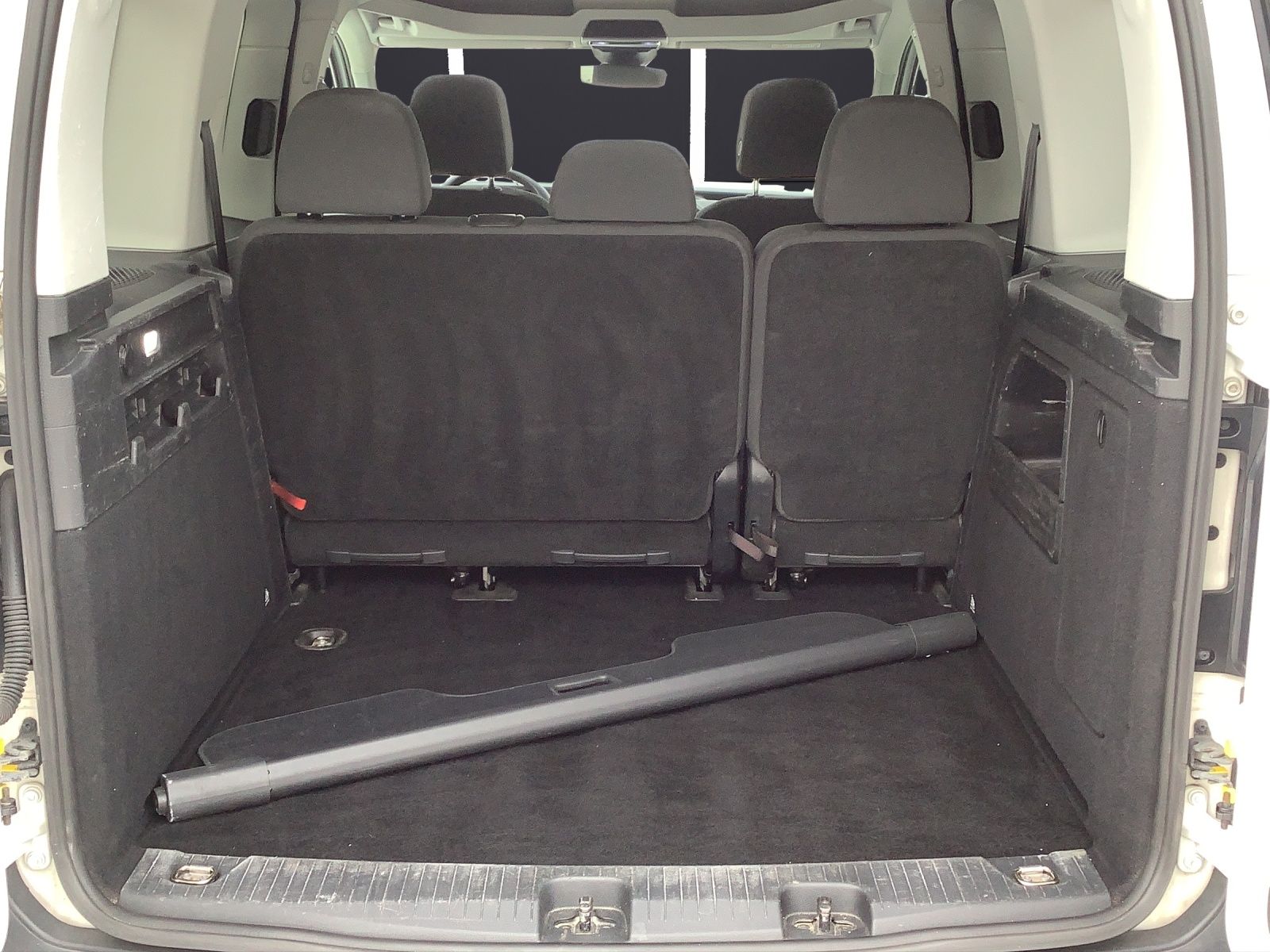 Fahrzeugabbildung Volkswagen Caddy Kombi TDI LED Climatronic GRA PDC