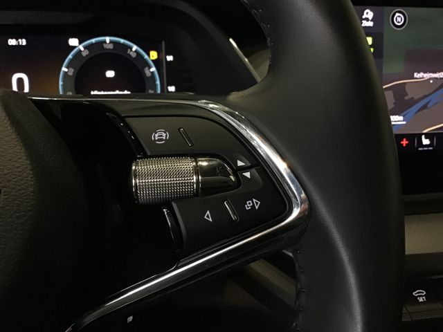 Fahrzeugabbildung Skoda Octavia Ambition 1.5 TSI Combi DSG/Navi/Tempo