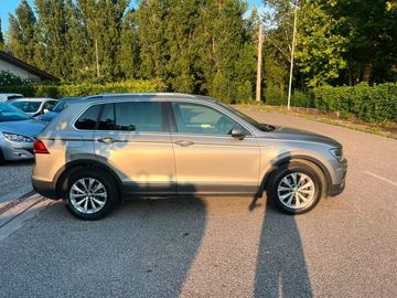 Volkswagen Tiguan - 4