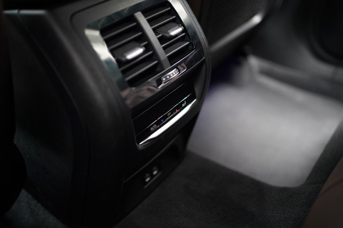 Fahrzeugabbildung BMW X3 xDri 20d M-Sport LED+AHK+Driving&ParkingAssis