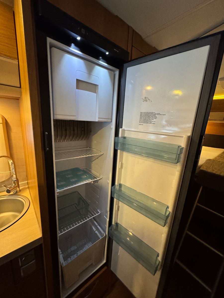 Fahrzeugabbildung Knaus VAN 650 I MEG AUTOMATIK LÄNGSBETT HUBBETT 1.HAND
