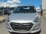 Hyundai i30 cw blue Trend-NAVI-KAMERA-SHZ-ALU-2.HAND - Hyundai i30 mit Diesel-Antrieb: Limousine, Automatik