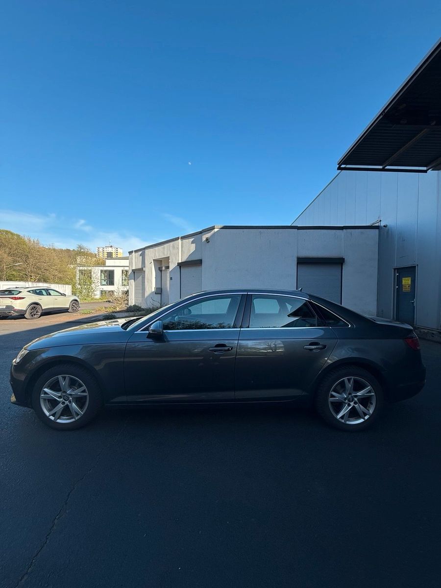 AUDI Audi A4 Lim. Sport Navi*BIXenon*B&amp;O*Virtuell