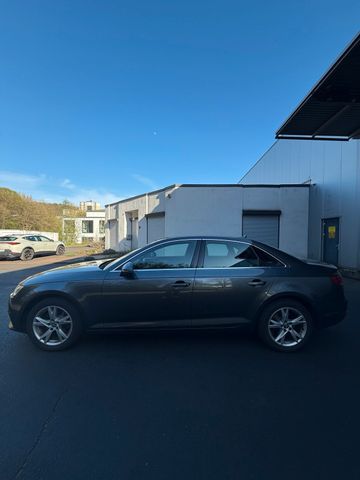 AUDI Audi A4 Lim. Sport Navi*BIXenon*B&amp;O*Virtuell