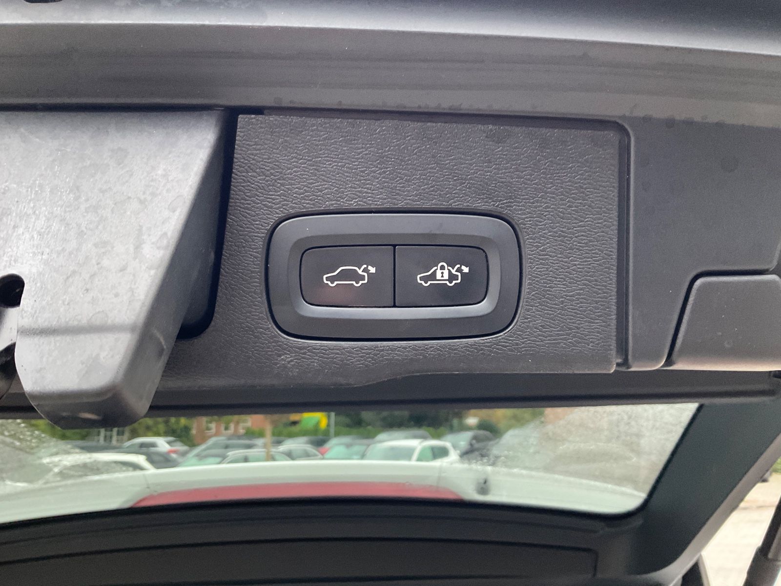 Fahrzeugabbildung Volvo XC 60 XC60 R Design AWD,AHK,Kamera,Pano,LED