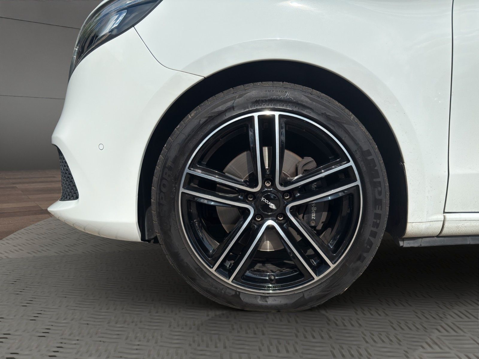 Fahrzeugabbildung Mercedes-Benz V 250*Kamera*3-Zonen*LED*Spurhalteass*Tempo*SHZ*