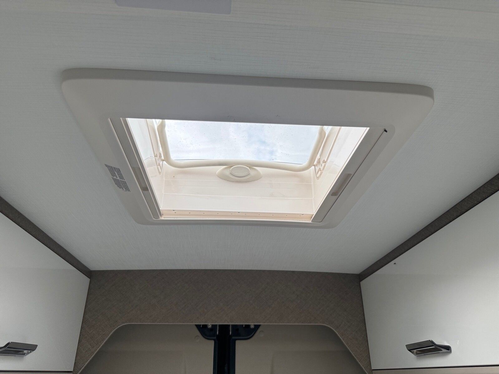 Fahrzeugabbildung Karmann Davis Lifestyle DA 630 LS Dachpanorama/Automat.