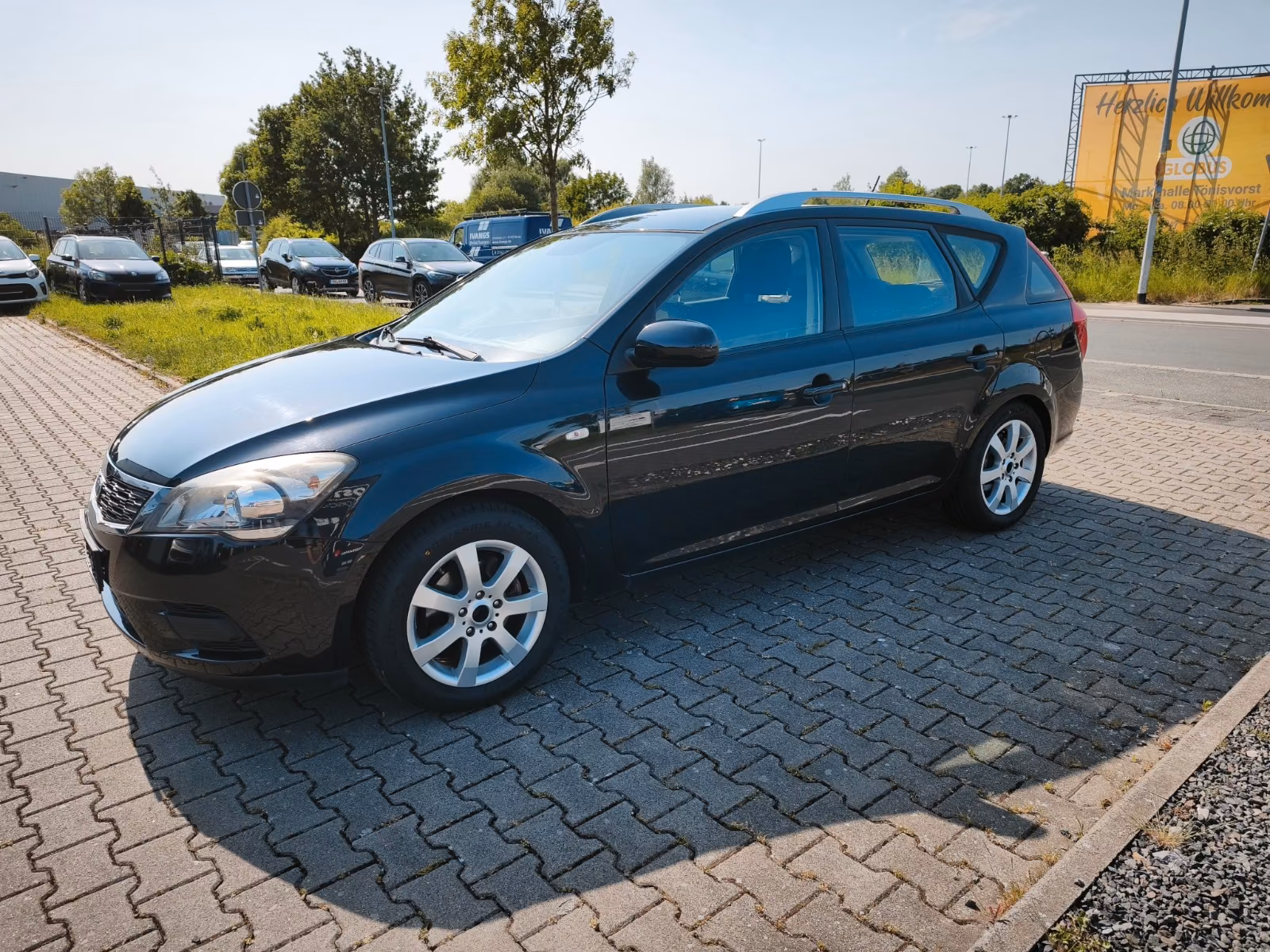 Kia cee'd 2011 — салон