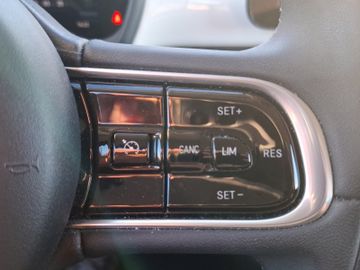 Fiat 500 e Icon KeyLess+Navi+SHZ+LM+SoundSys+SpurH