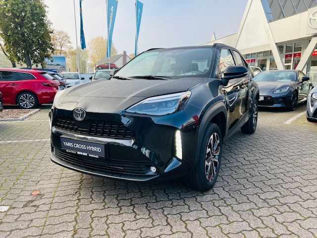 Toyota Yaris Cross Hybrid Black&White inkl. WKR