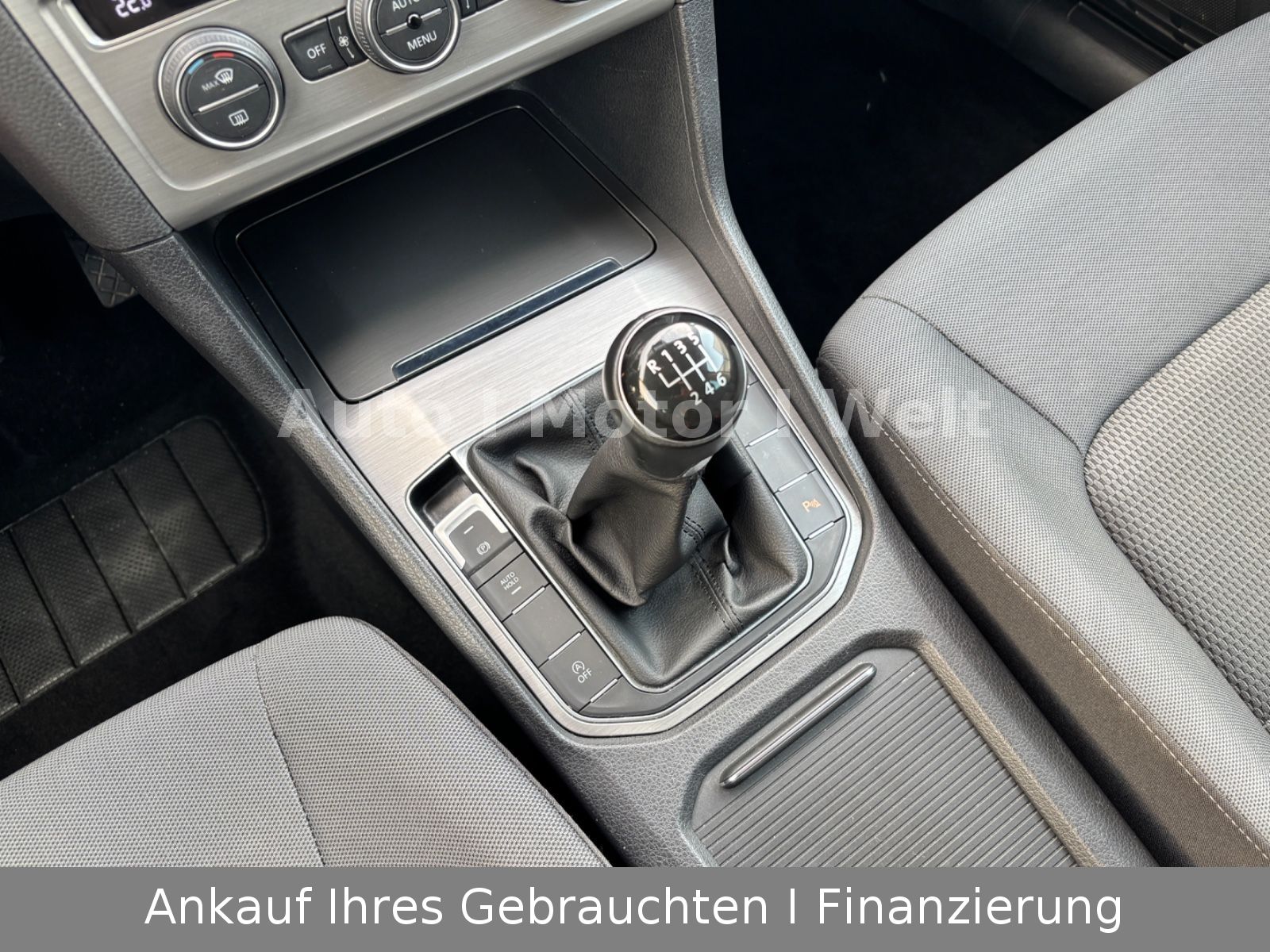 Fahrzeugabbildung Volkswagen Golf Sportsvan 1.Hand TEMPOMAT/ALU/KLIMA