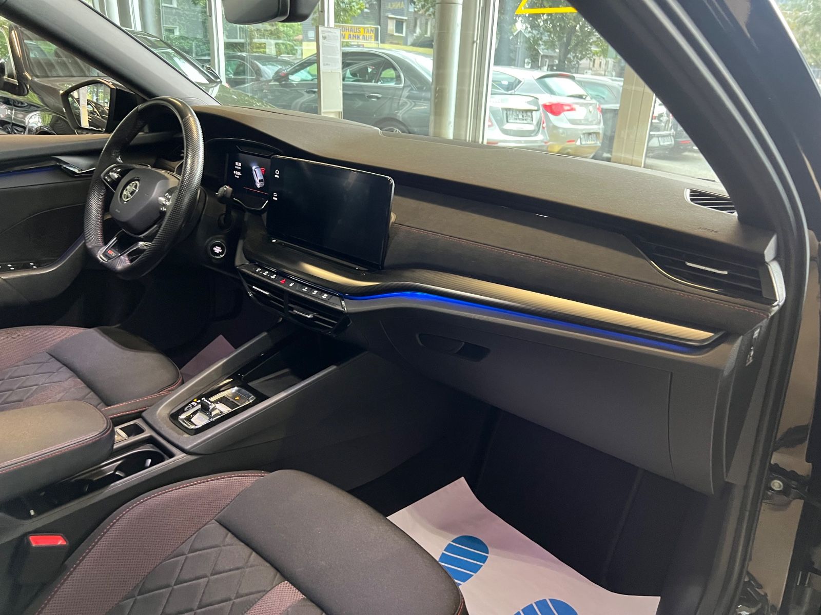 Fahrzeugabbildung SKODA Octavia  RS *HEAD-UP*4x SITZHEIZUNG*KAMERA*VIRT*