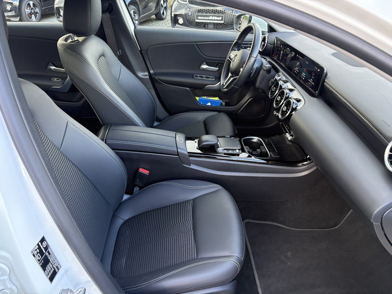 Fahrzeugabbildung Mercedes-Benz A 180 PROGRESSIVE*LED*CARPLAY*ASSISTENTSSYSTEME