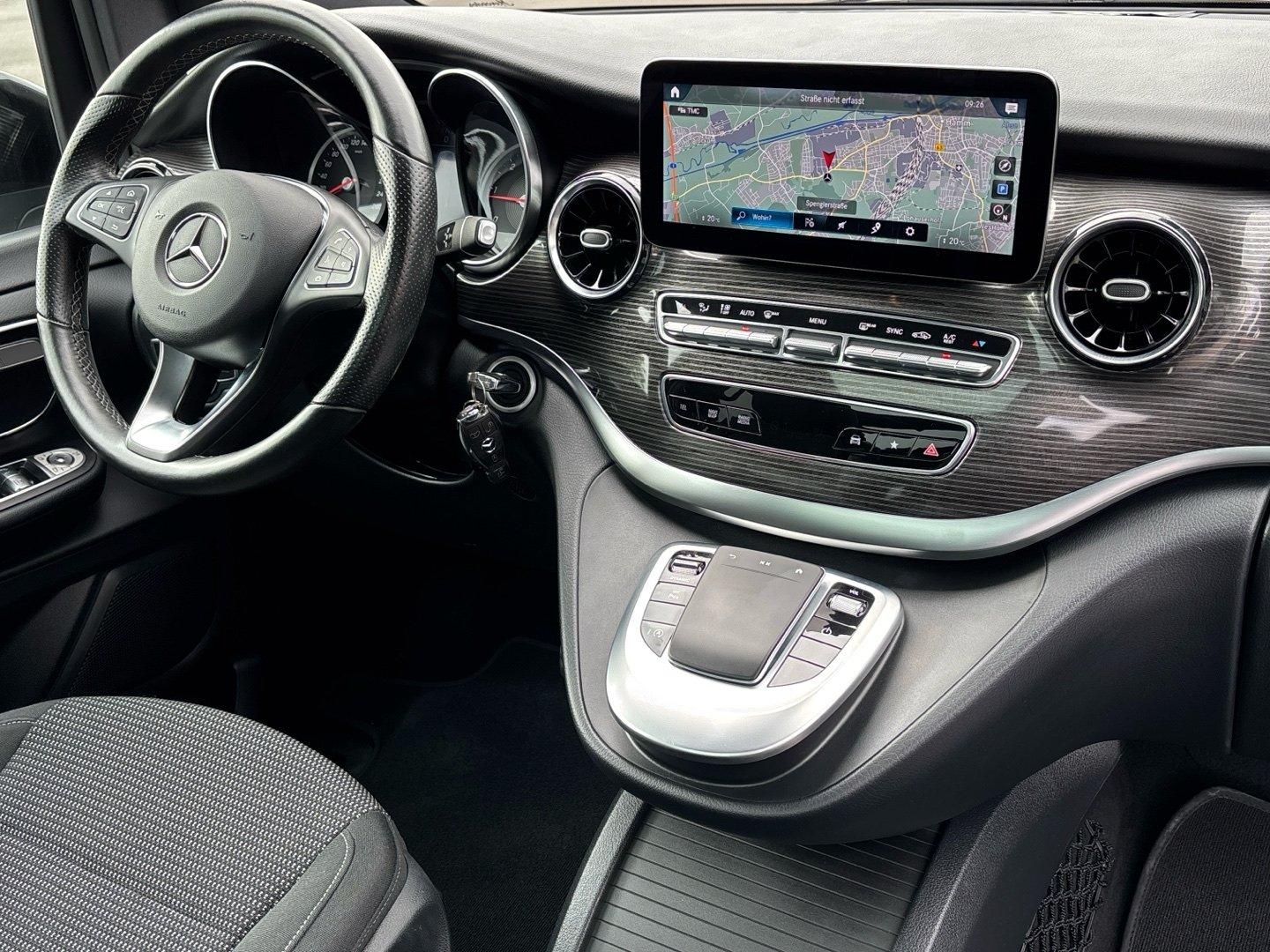 Mercedes-Benz V 300 d Edition lang AMG Pano Kamera AHK2,5t 9G