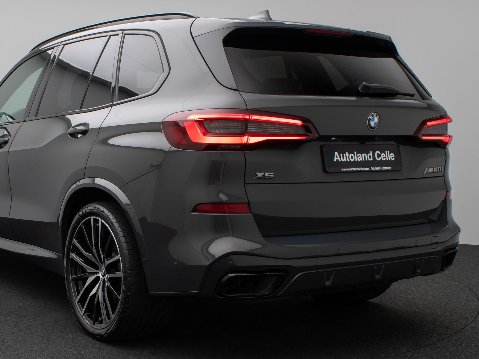 Fahrzeugabbildung BMW X5 M50i Panorama 360° Laser HUD H/K Individual