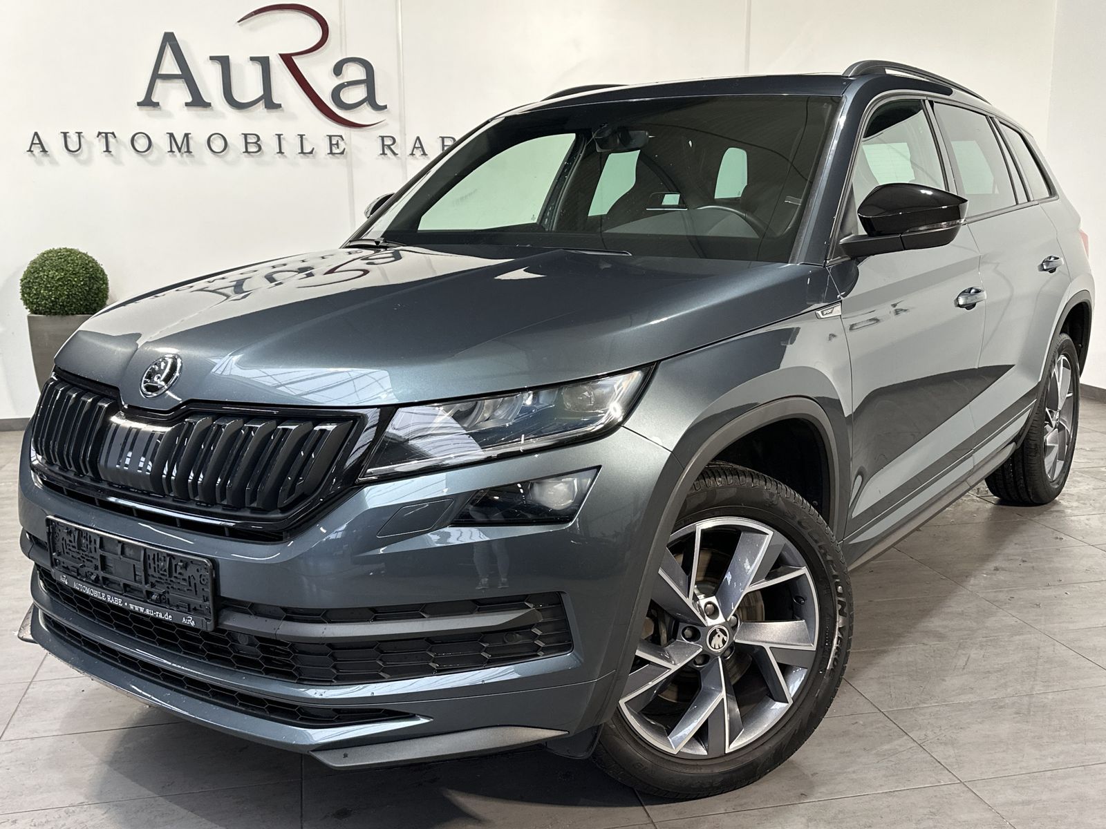 Fahrzeugabbildung SKODA Kodiaq 2.0 TDI DSG 4x4 Sportline NAV+LED+PANO+AH