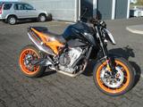 KTM 890 Duke GP - KTM 890 DUKE GP