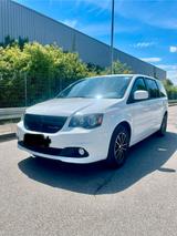 Dodge Grand Caravan - Dodge Grand Caravan: Van