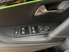 Fahrzeugabbildung Peugeot 2008 1.2 PureTech GT-Line LED ACC Pano Navi 1.Hd