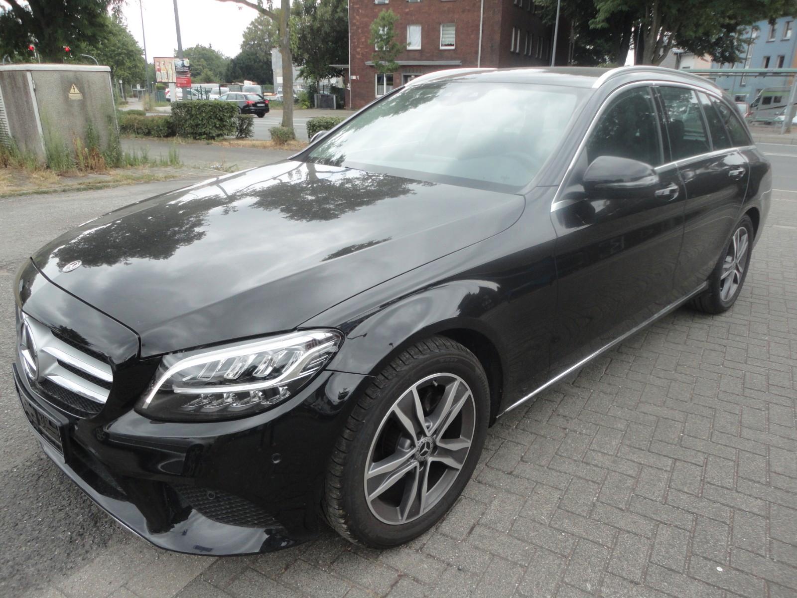 Mercedes-Benz C 180 T AUTOM./ LED/KAMERA/NAVi/KLiMA