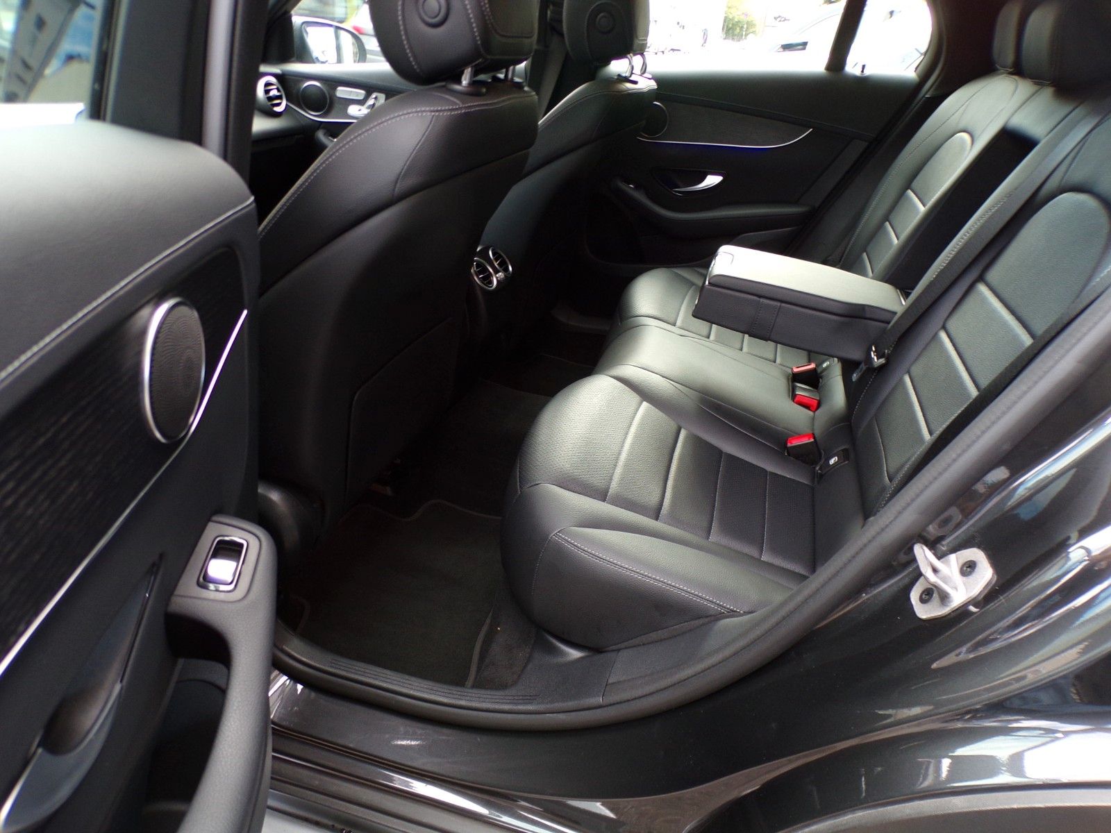 Mercedes-Benz GLC Coupe 220d 4M HUD LKA KAM VZA DTR+ Ambiente foto 5
