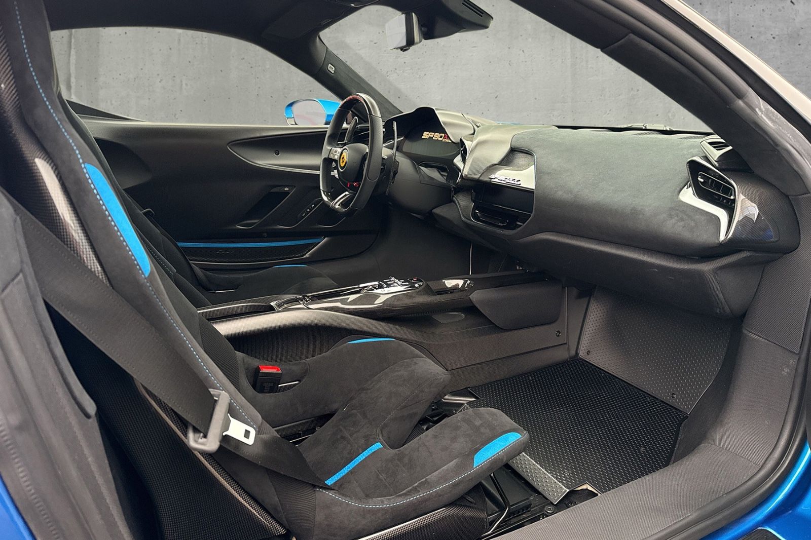 Fahrzeugabbildung Ferrari SF90 XX*1 owner*VAT*German car*PPF