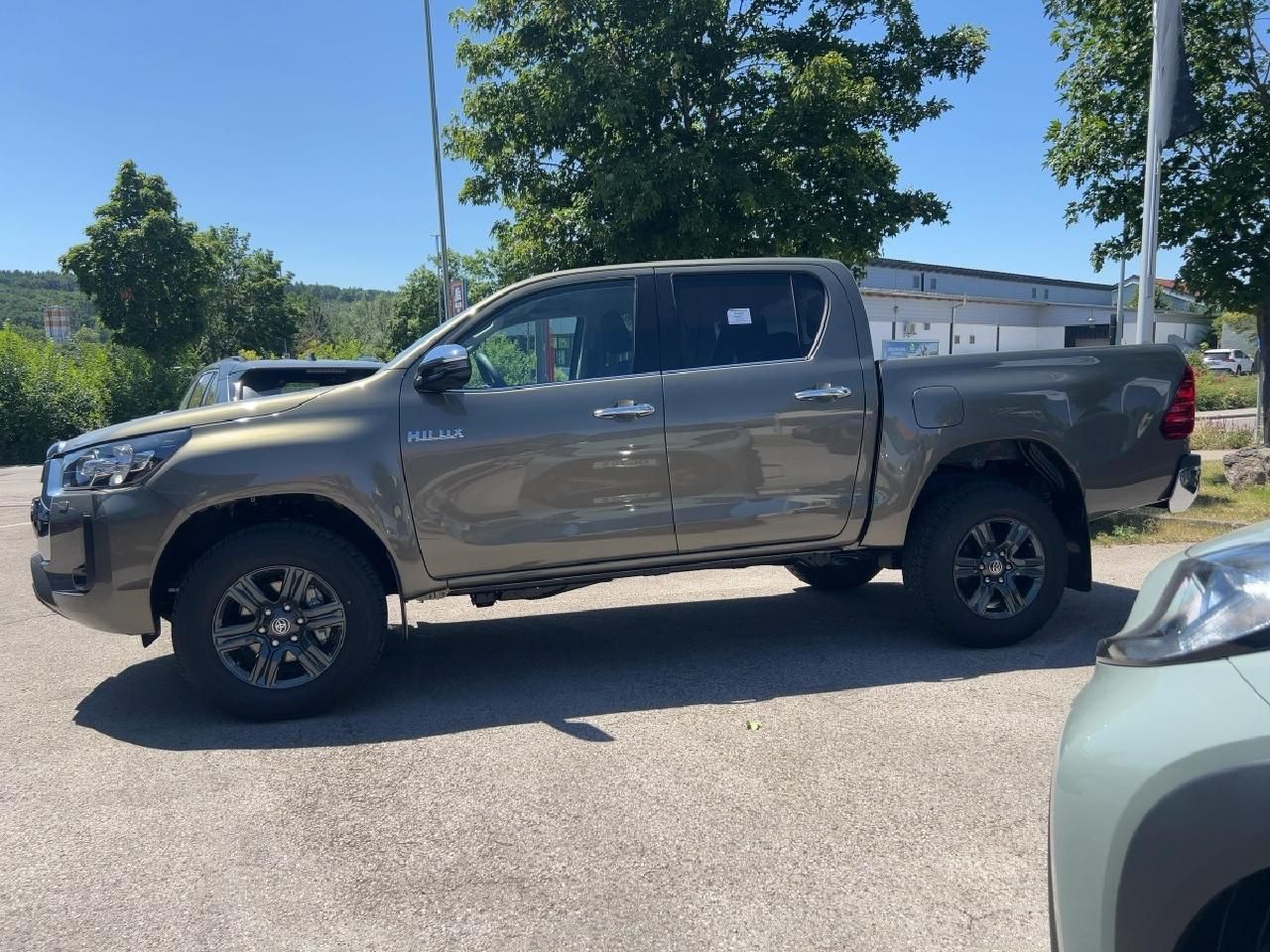 Fahrzeugabbildung Toyota Hilux Double Cab Comfort 2.8 4x4 inkl. AHK