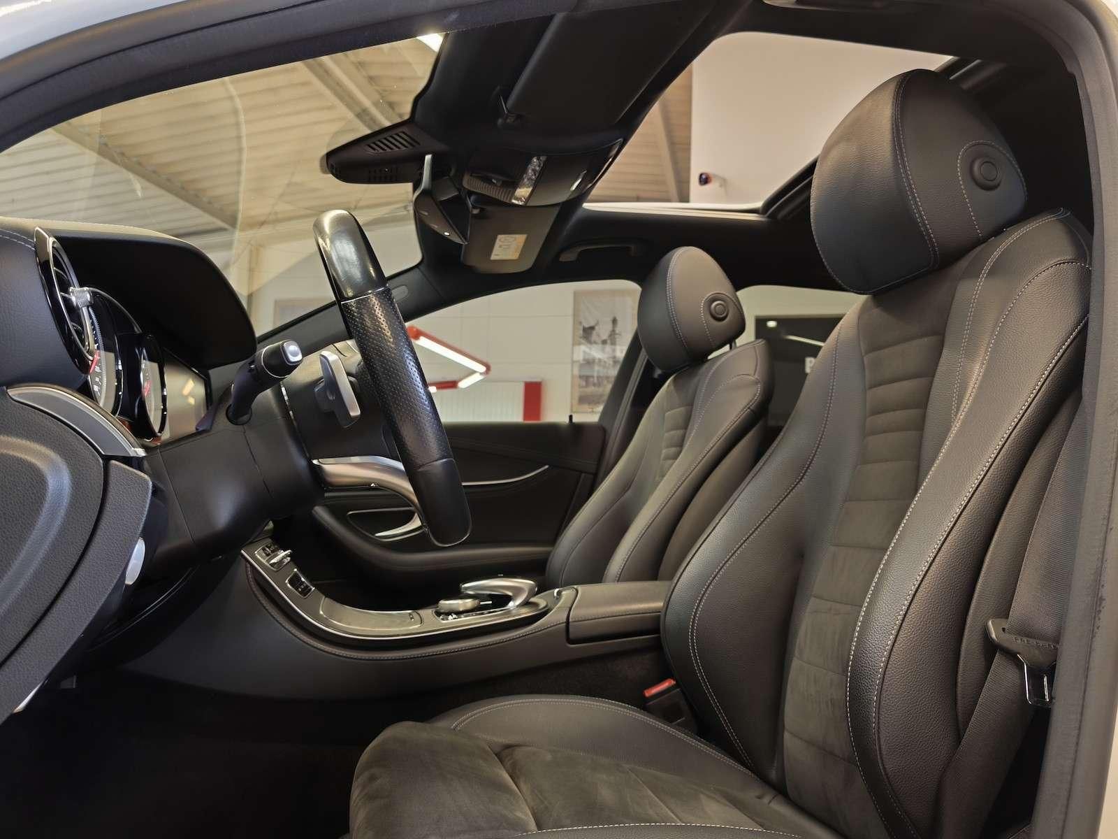 Fahrzeugabbildung Mercedes-Benz 300d AMG Line/Navi/S-Dach/Spur/DAB/Ahk 180 kW...