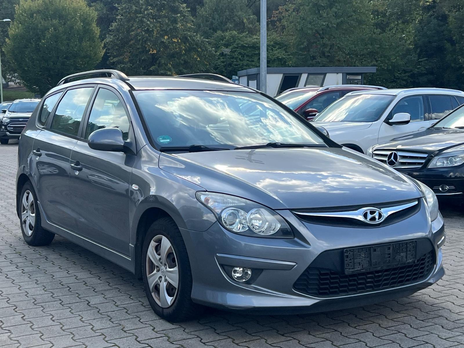 Hyundai i30 2012 — салон