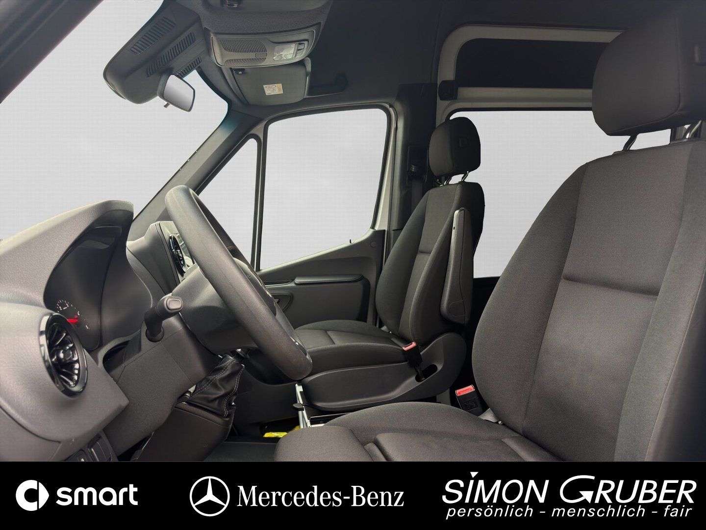 Fahrzeugabbildung Mercedes-Benz 317 Tourer L2H2 Standard 8Sitzer Rollstuhl Lift