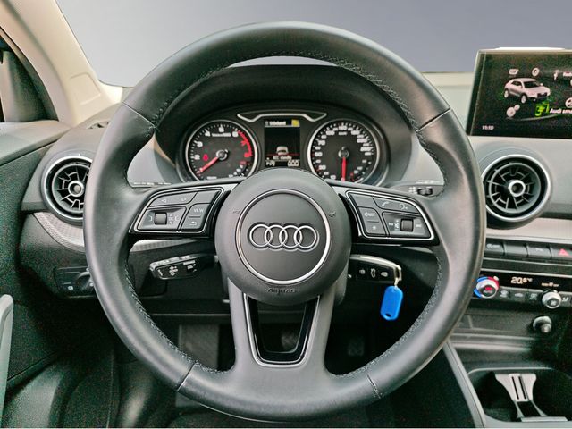 Q2 35 1.5 TFSI advanced S-tronic SHZ KAMERA ACC