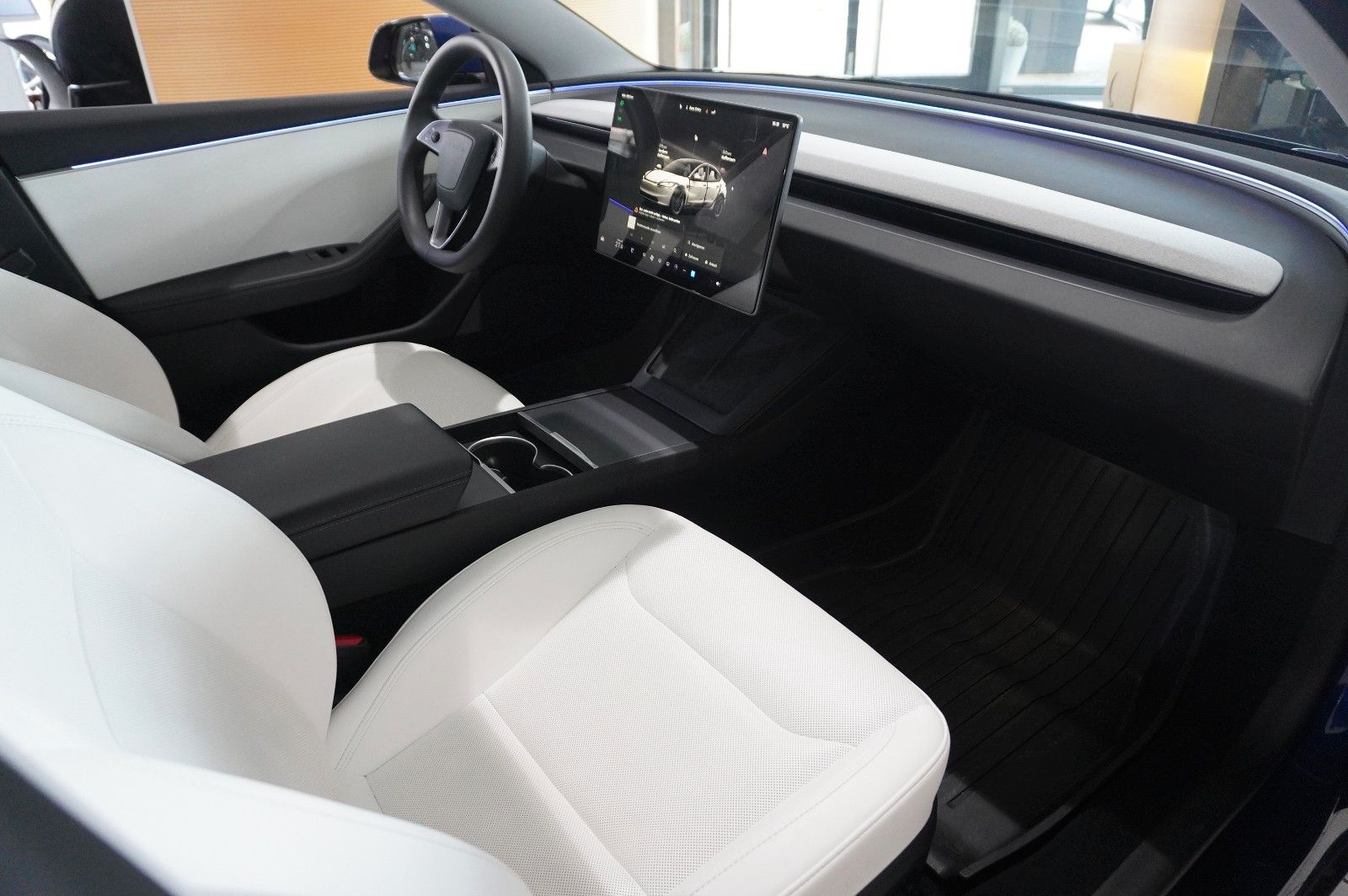 Fahrzeugabbildung Tesla Model 3 HIGHLAND DUAL-MOTOR NAVI/LED/KAMERA/AMD