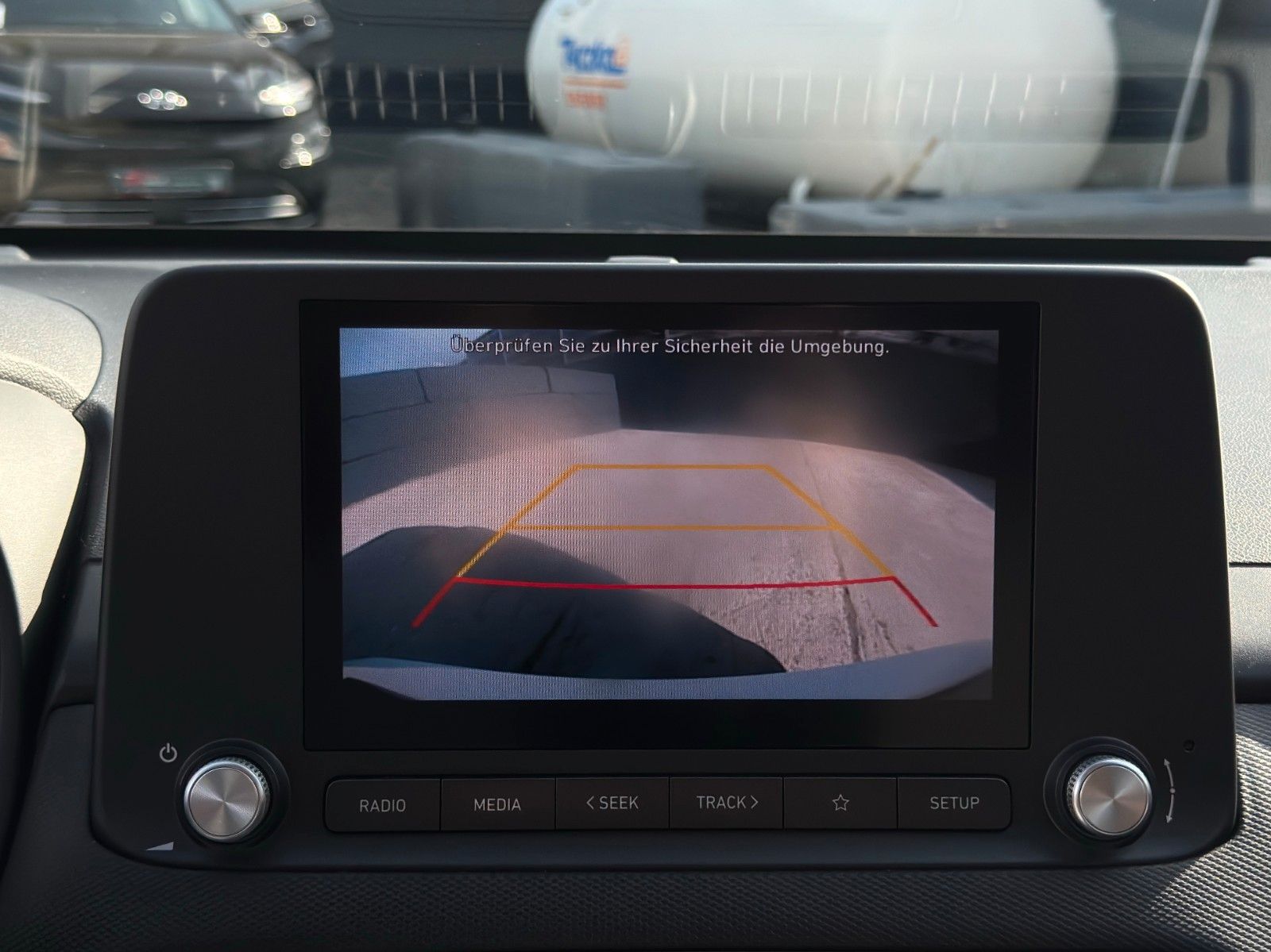 Fahrzeugabbildung Hyundai KONA E Select SHZ LHZ LKA ACC Navi CarPlay Wifi