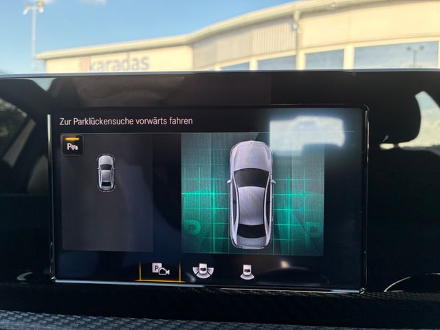 Fahrzeugabbildung Mercedes-Benz A 180 Limousine >NAV/LED/KAM/PDC/SHZ<