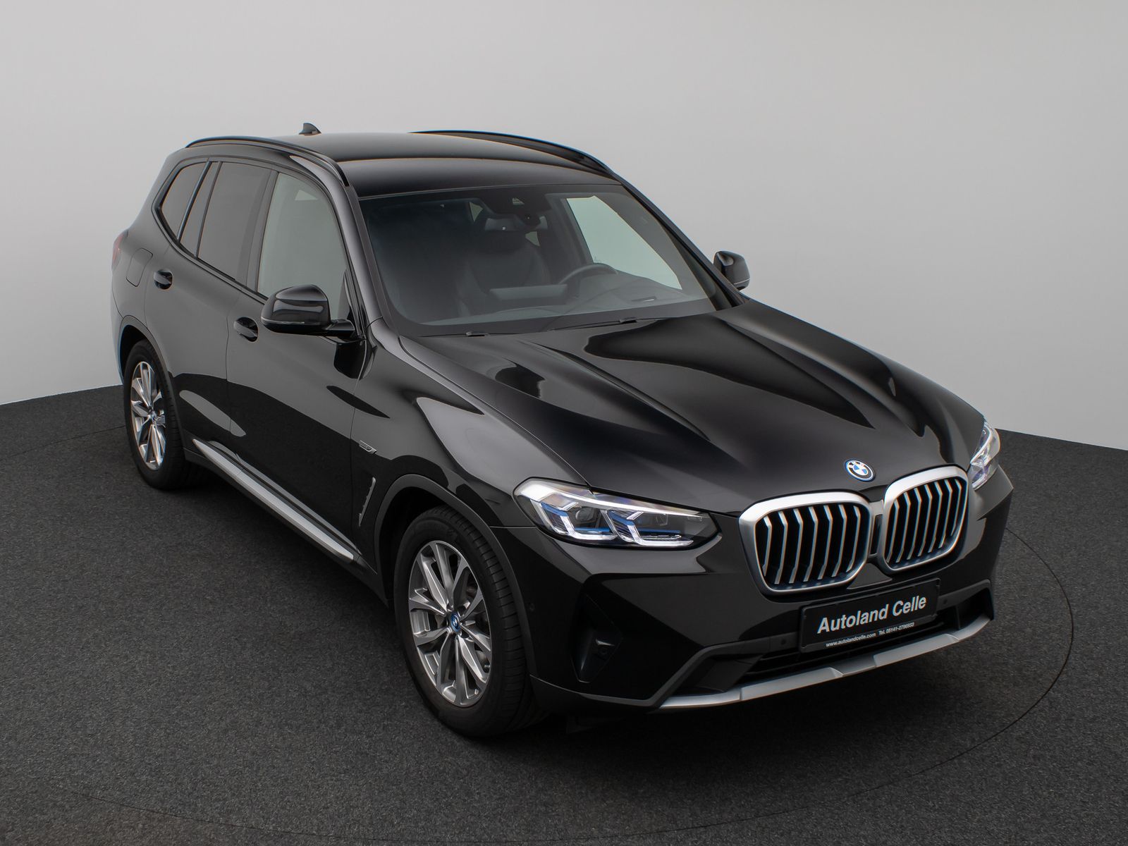 Fahrzeugabbildung BMW X3 xD30e Laser HUD DAB HiFi AHK Komfort 19Zoll