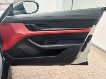 2020 Porsche TAYCAN 缩略图 11