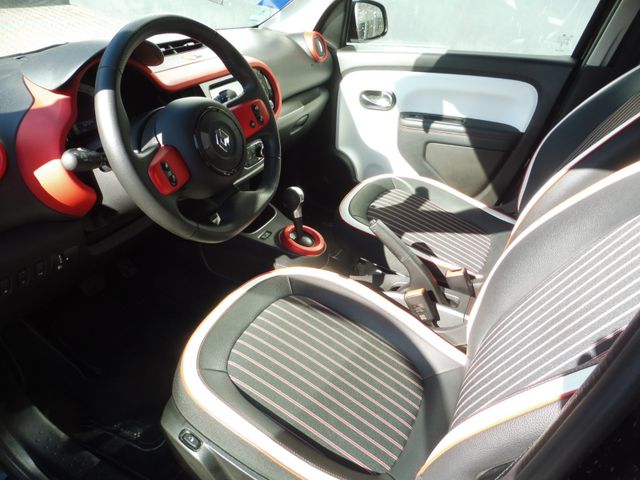 Renault Twingo Techno Electric, 8-fach bereift