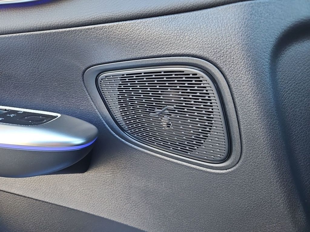 Fahrzeugabbildung Mercedes-Benz GLC 300 4M AMG Night AHK SDHZ Pano Memory LED