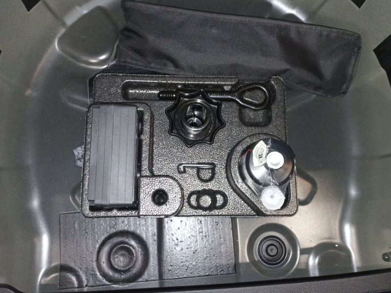 Fahrzeugansicht 19 Fahrzeugabbildung Volkswagen Polo 1.0 TSI Life