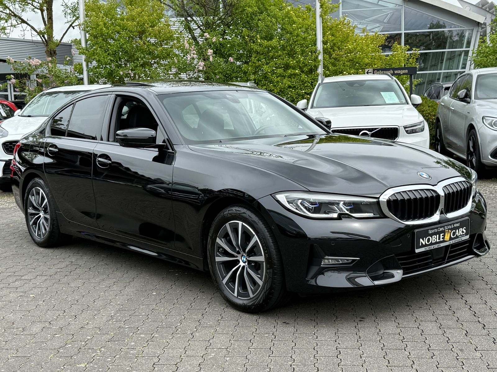 Fahrzeugabbildung BMW 320i  Sport Line GSD ACC HUD LASER 360°
