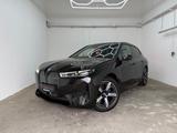 BMW iX 40 xDrive Sport+LASER+SOFT CLOSE+SUITE+ACC+ - BMW iX in München