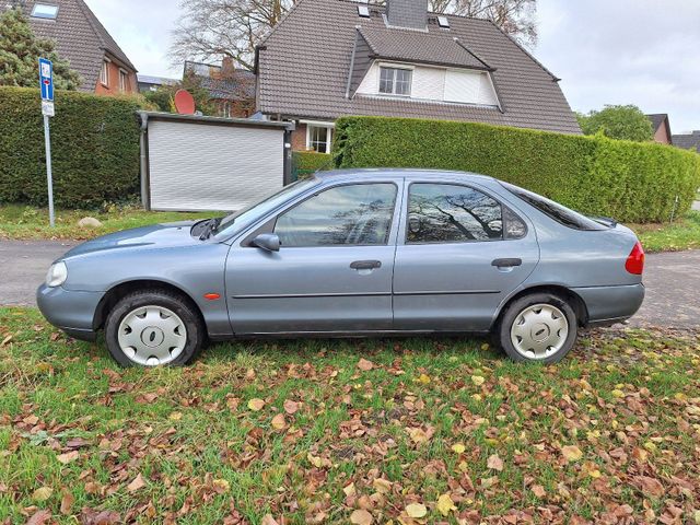 Ford Mondeo blau Bj. 1999 + Satz Winterräd...