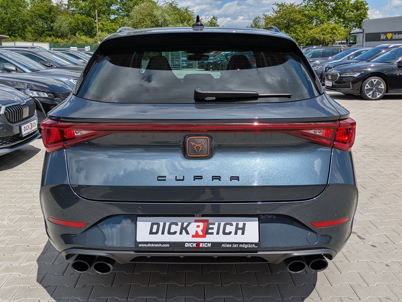 Fahrzeugabbildung CUPRA Leon VZ 2.0TSI 4Drive ACC*PANO*MATRIX*DCC*LM19"
